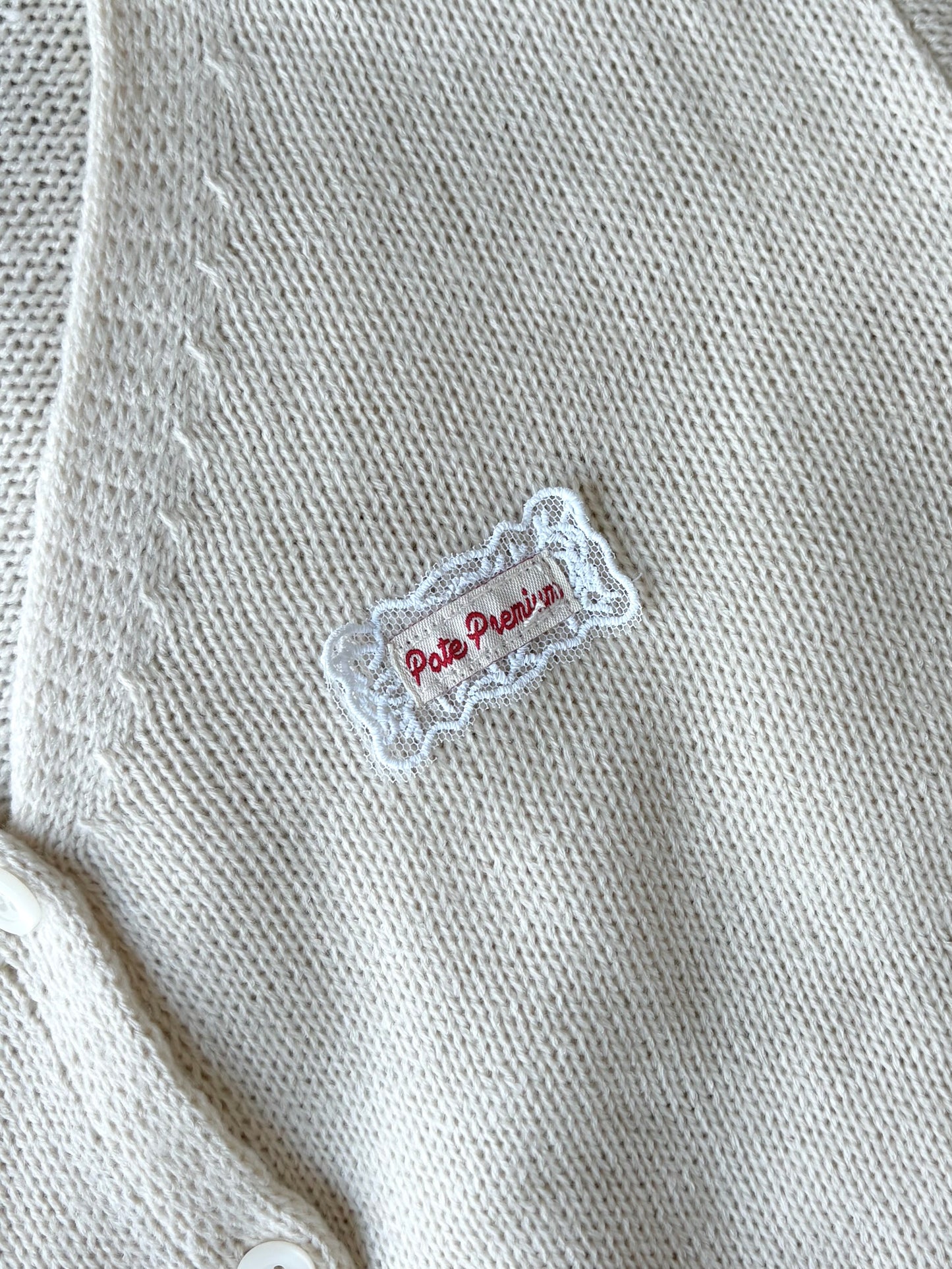 ロゴ刺繍 ガーリークロップカーディガン【KN2508043】