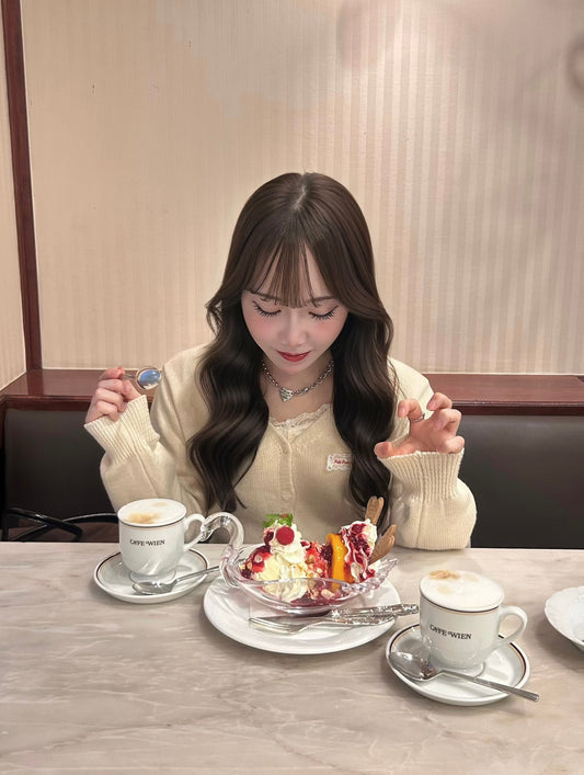 ロゴ刺繍 ガーリークロップカーディガン【KN2508043】